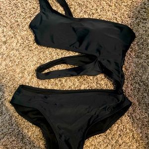 Brand new shein bathing suit w/ cute cut outs